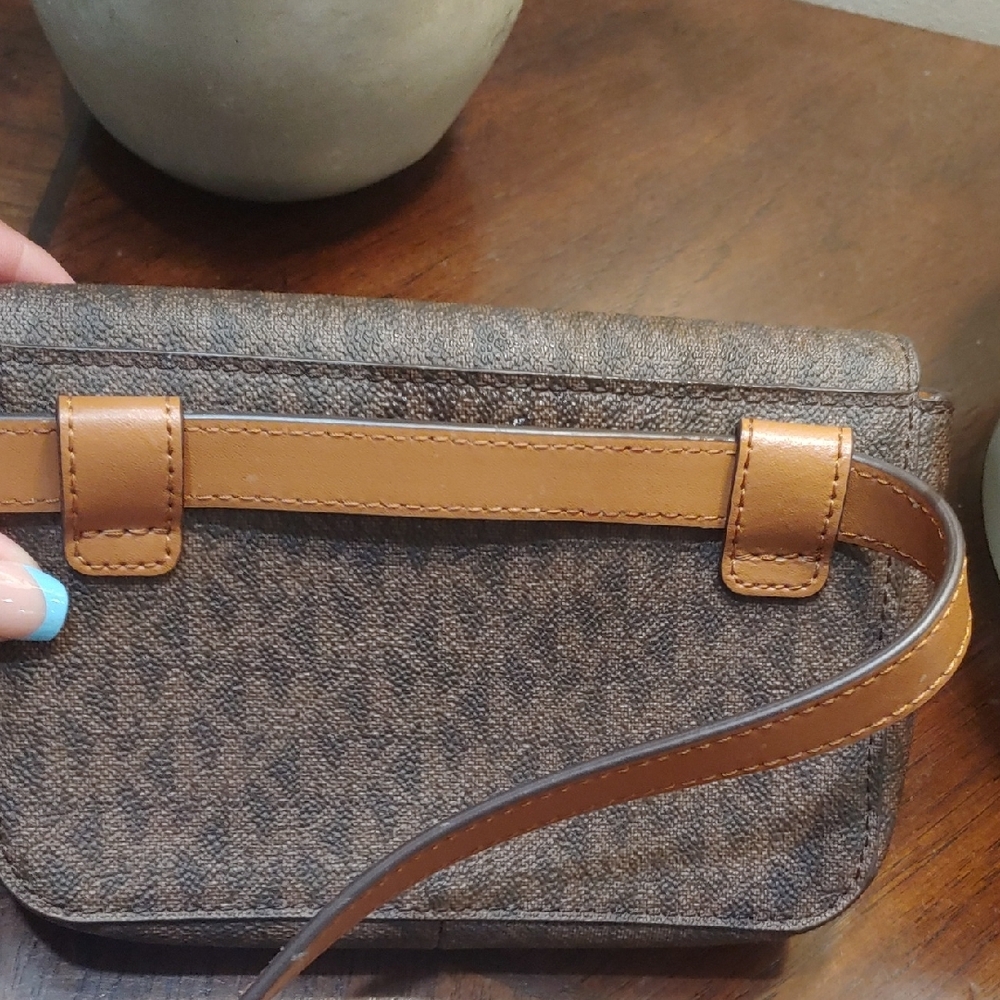 Michael Kors Brown Monogram Crossbody Bag with Gold Hardware - Picture 3 of 7